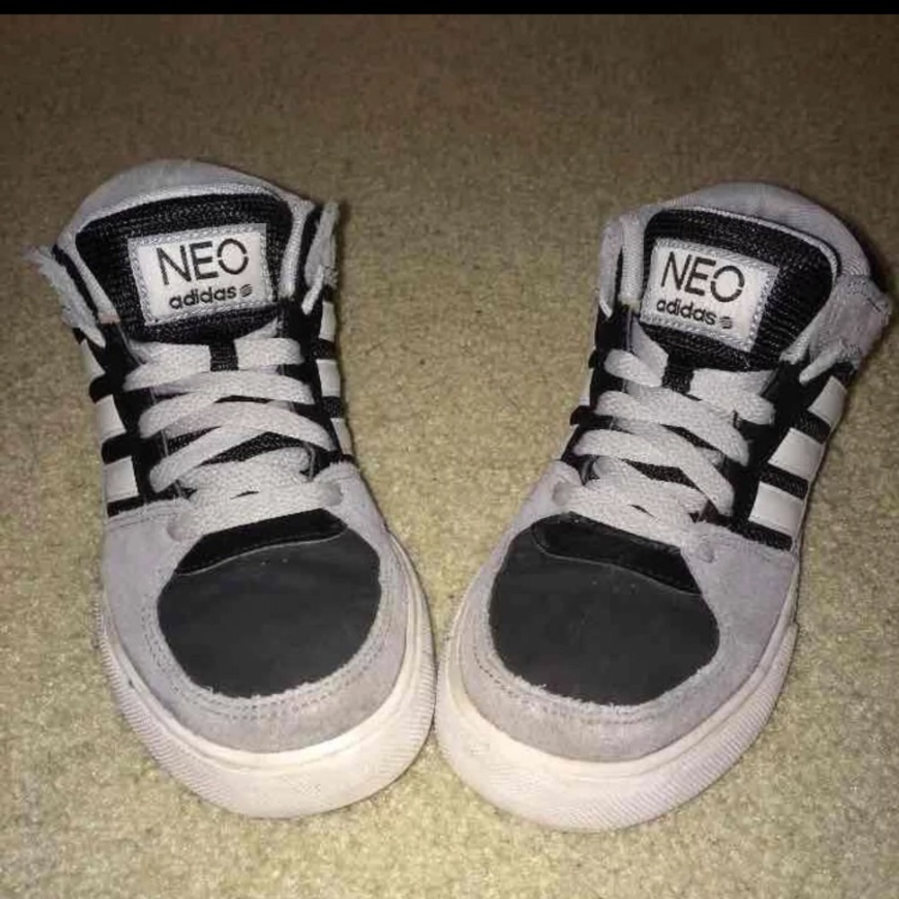 Boys size 4Y Adidas sneakers.